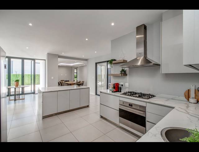 3 BEDROOM TOWNHOUSE FOR SALE IN SANDOWN